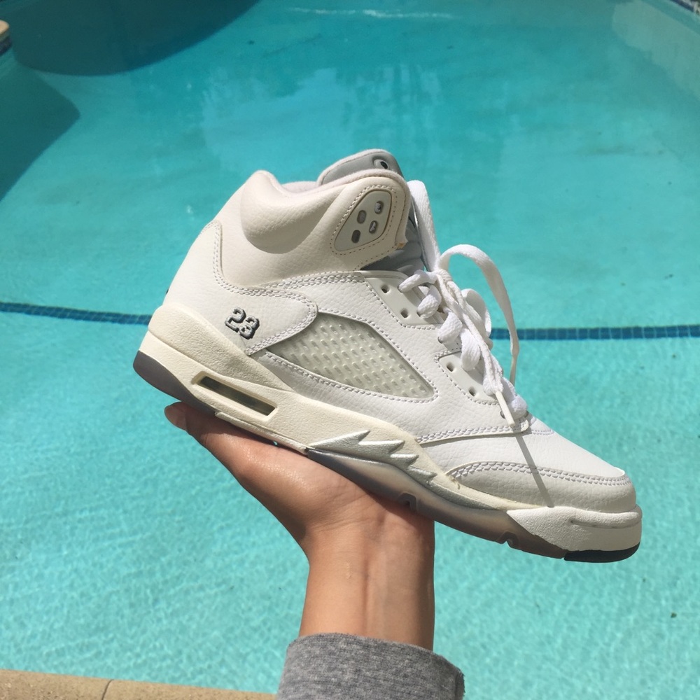 Nike Air Jordan 5 Retros (5Y) - Picture 5 of 5